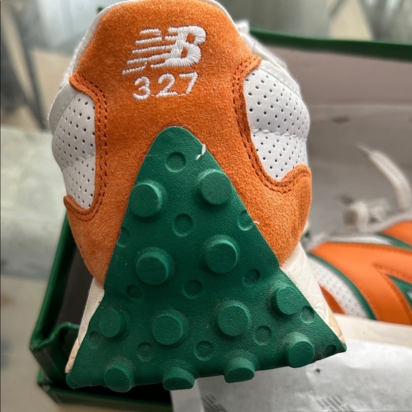 New Balance Men's Casablanca 327 Orange and White Sneakers with Green Size 9.5 - Picture 2 of 4